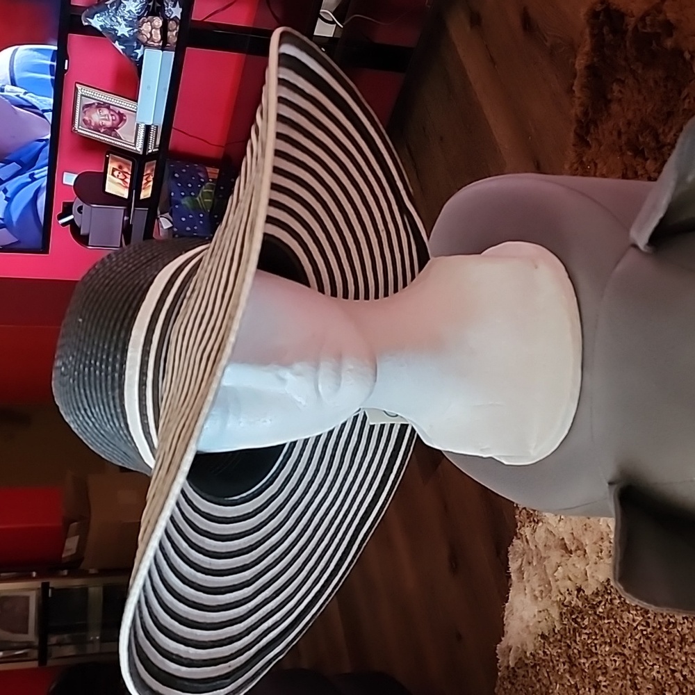 Women's hat